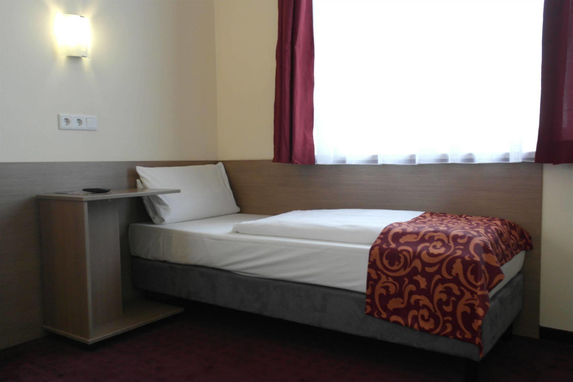 Dream Inn Hotel Regensburg Ost Dış mekan fotoğraf